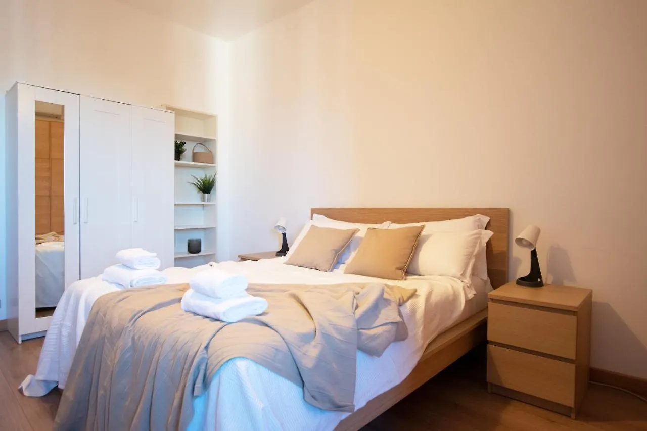 I Host Apartment - Sant'Agostino 7 Mediolan