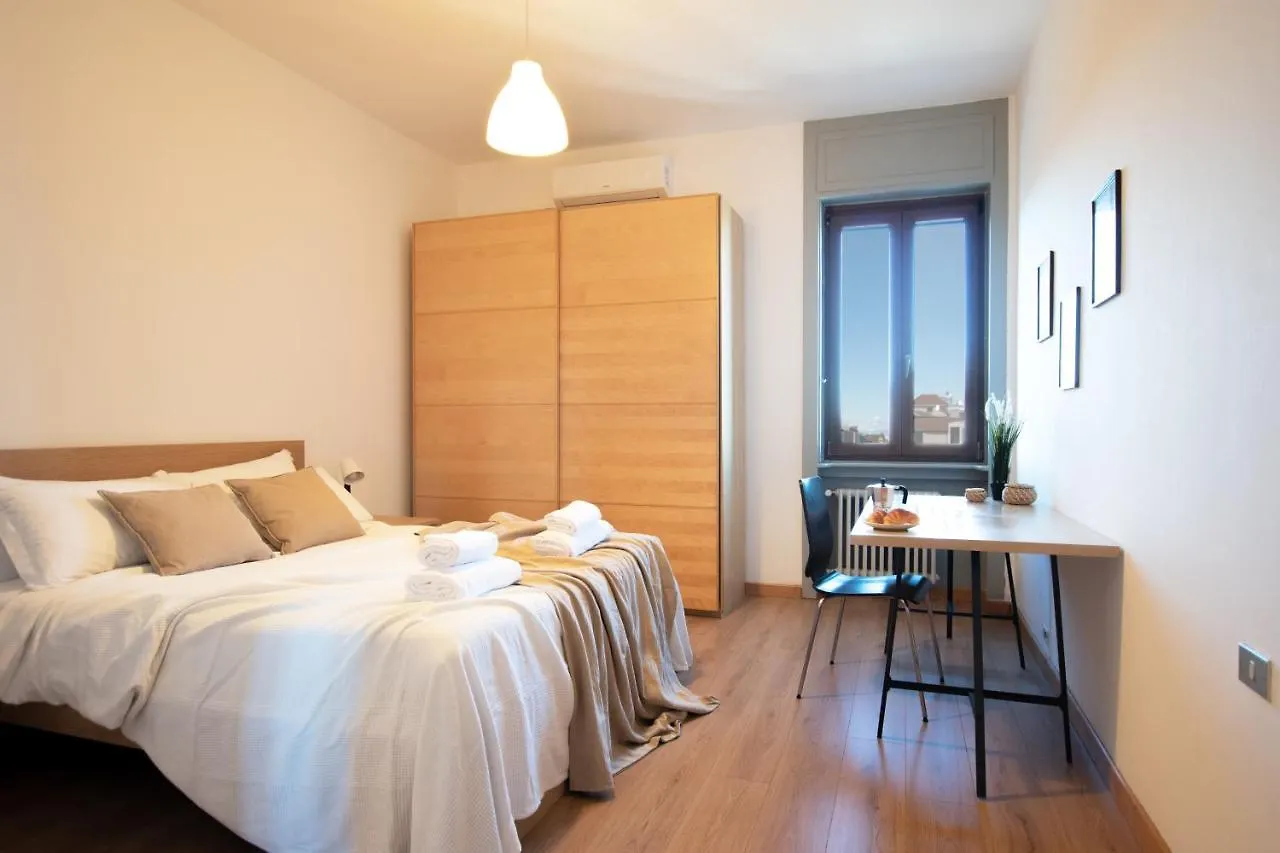 I Host Apartment - Sant'Agostino 7 Mediolan